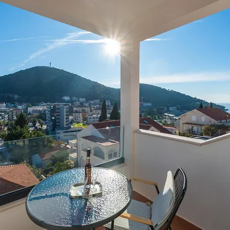 Apartment Swallow's Nest