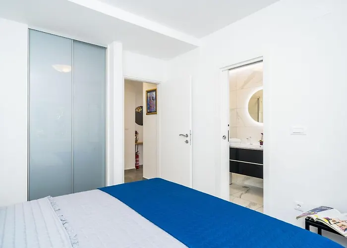 Апартаменты Swallow's Nest Дубровник