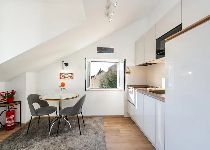 Апартаменты Swallow's Nest *