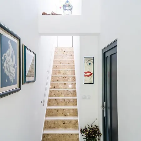 Swallow's Nest Apartment